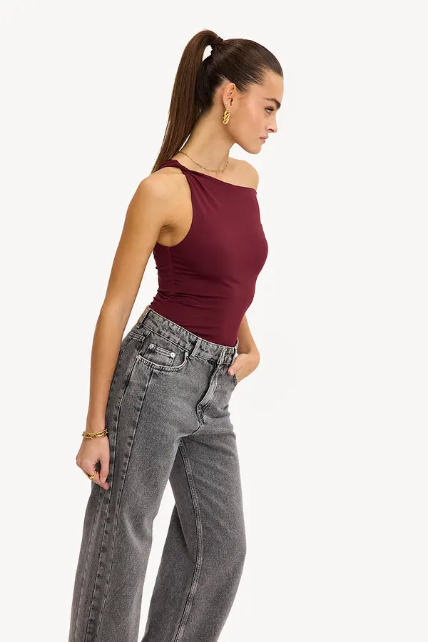 Borgundy shoulder top