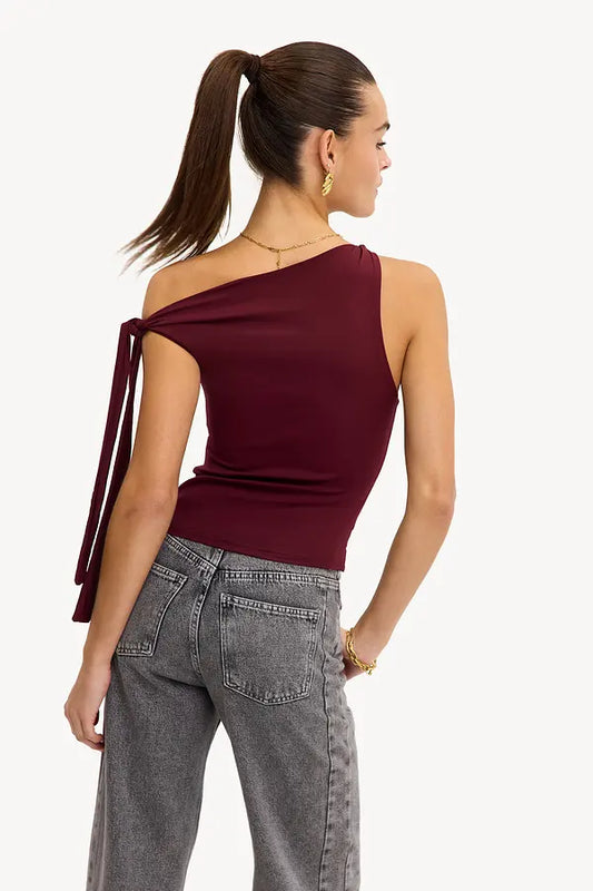 Borgundy shoulder top