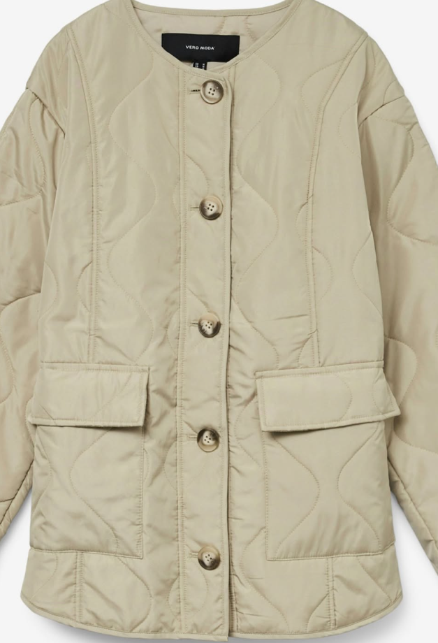 Vero Moda -onion quilted shorg jacket with pockets in beige