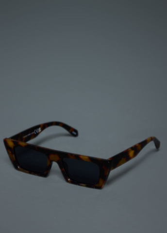 Tortoiseshell Flared Square Frame Sunglasses