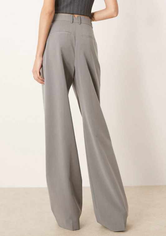Asos - tailored wide leg trousers with pleat detail in grey