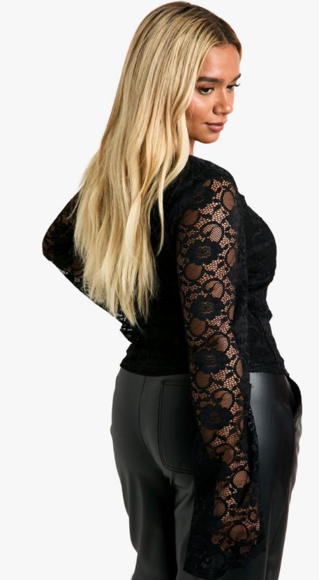 Boohoo - Plus Plunge Lace Flare Sleeve Top - black