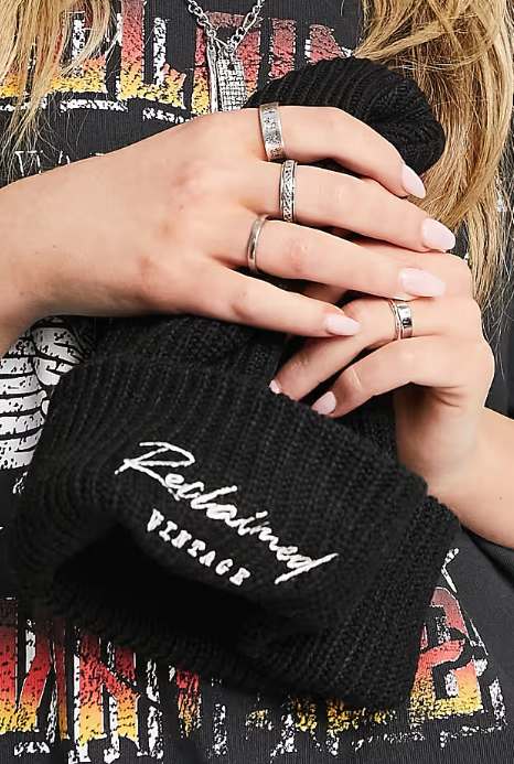 Reclaimed Vintage inspired unisex beanie in black - BLACK