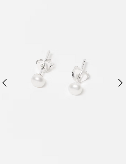 Kingsley Ryan classic pearl stud earring in silver