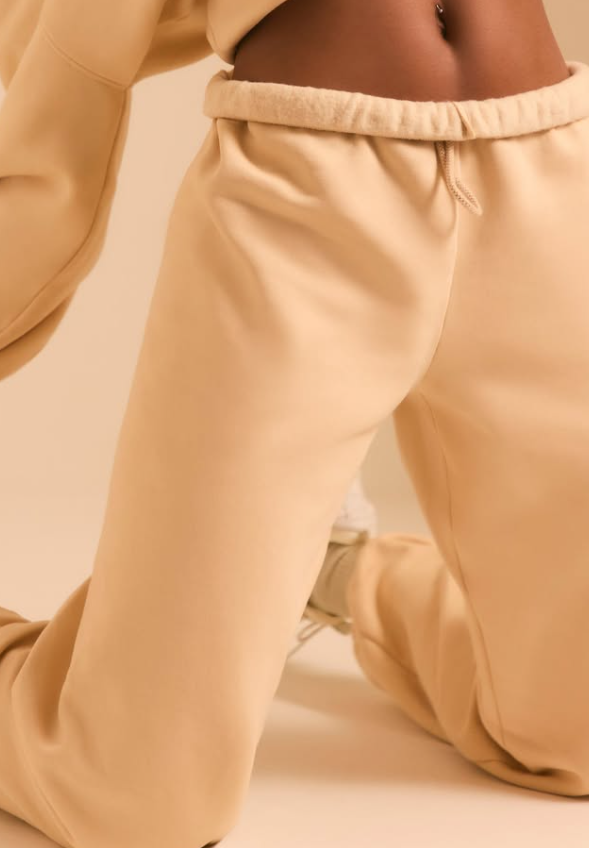 Relaxed Fit Joggers in Sand Bo&Tee