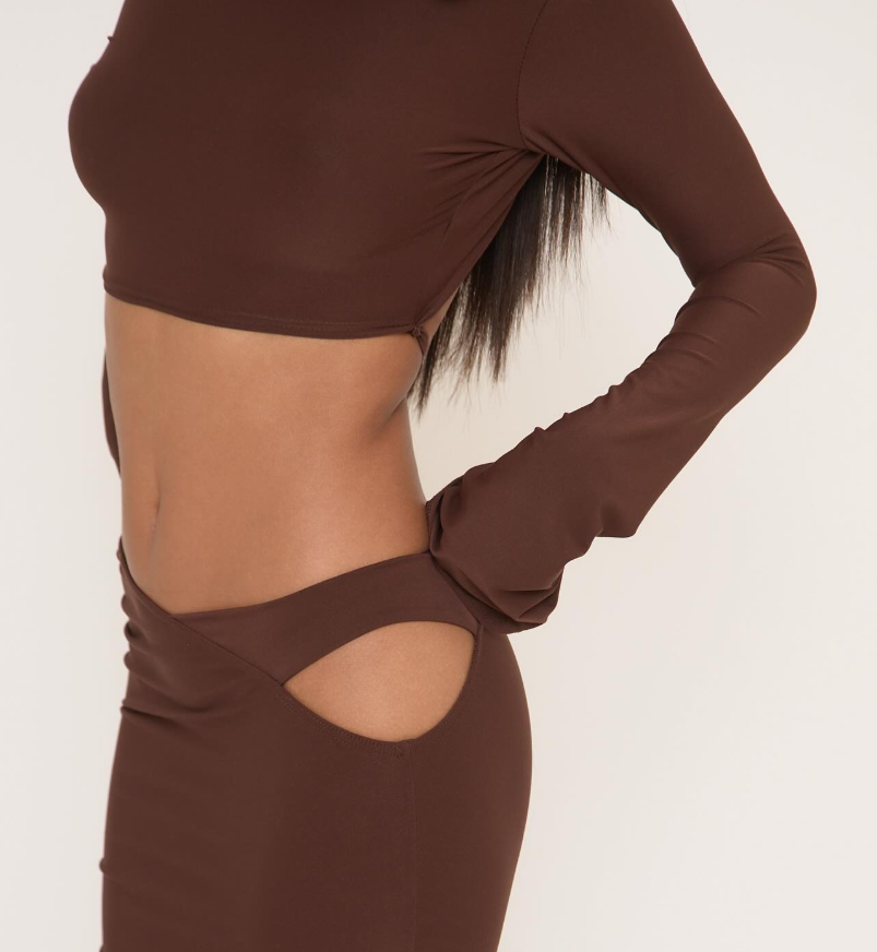 SHORT SLEEVE ASYMMETRIC RUCHED DETAIL TOP & Cut out waist Skirt IN BROWN