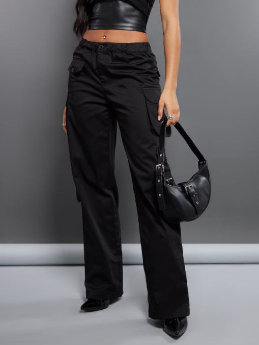 Black Elasticated Waist Low Rise Pocket Detail Straight Leg Cargo's