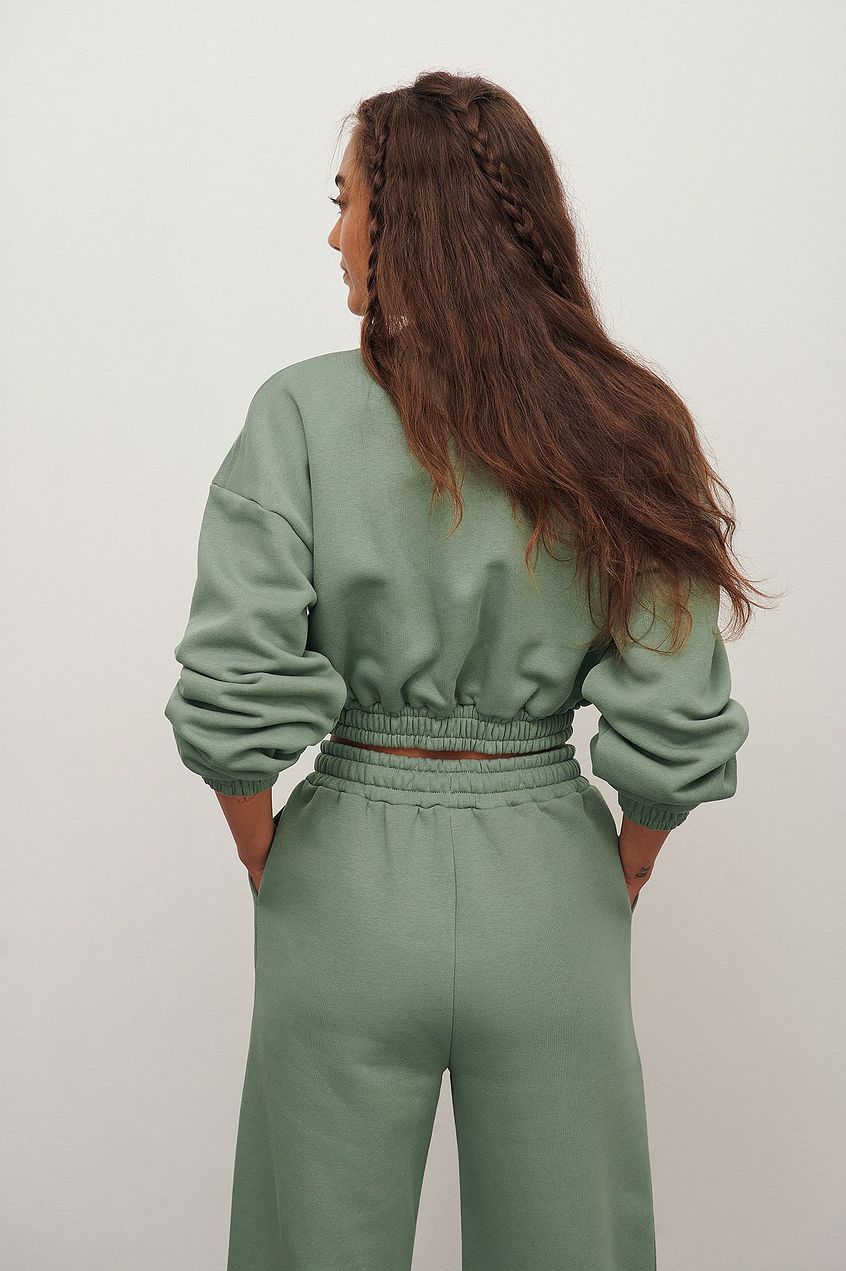 Cropped Waist Oversized Sweatshirt