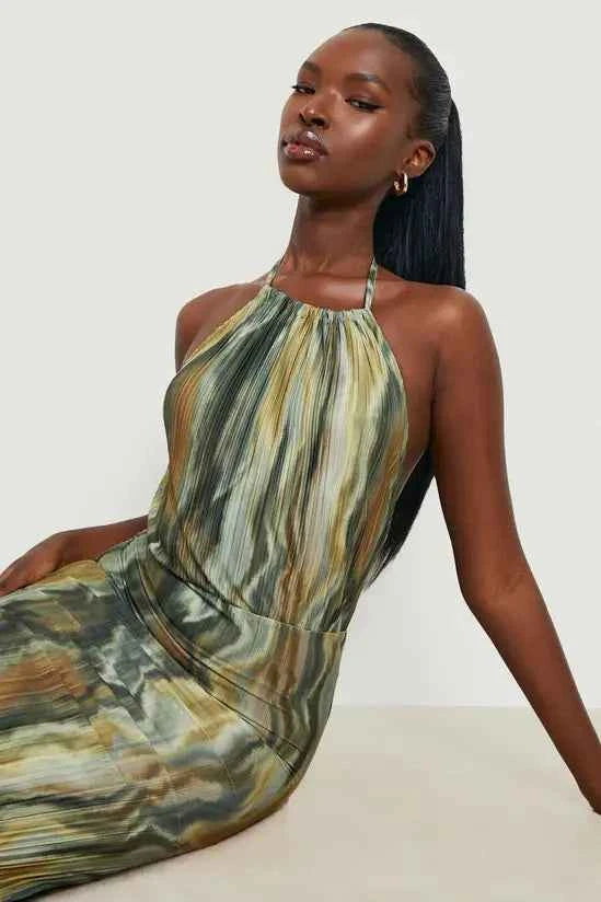 boohoo Printed Plisse Maxi Dress