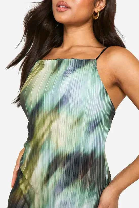 boohoo Petite Plisse Abstract Maxi Dress