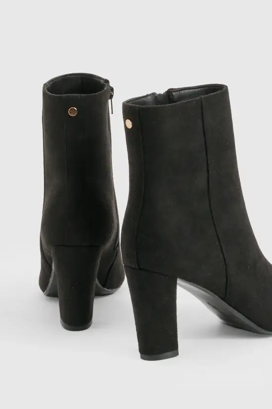 Boohoo - Faux Suede Block Heel Seam Detail Ankle Boots