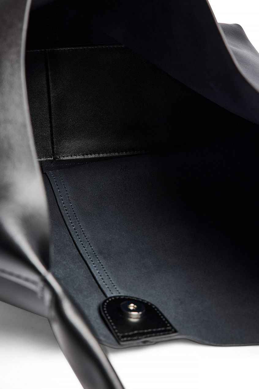 Na-kd Leather Triangular Tote Bag