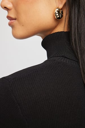 Scrunched Earrings Gold