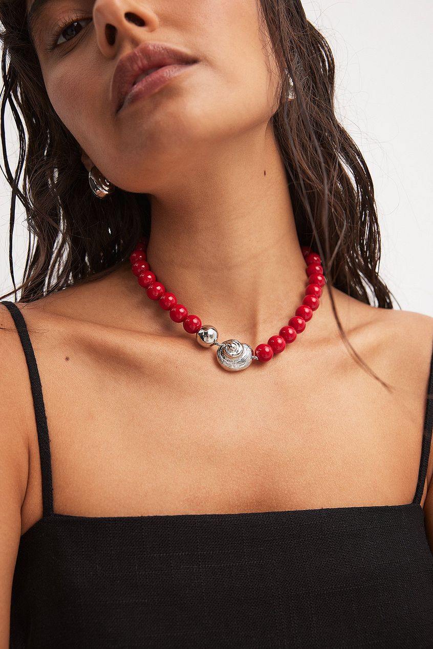 Shell Detail Necklace