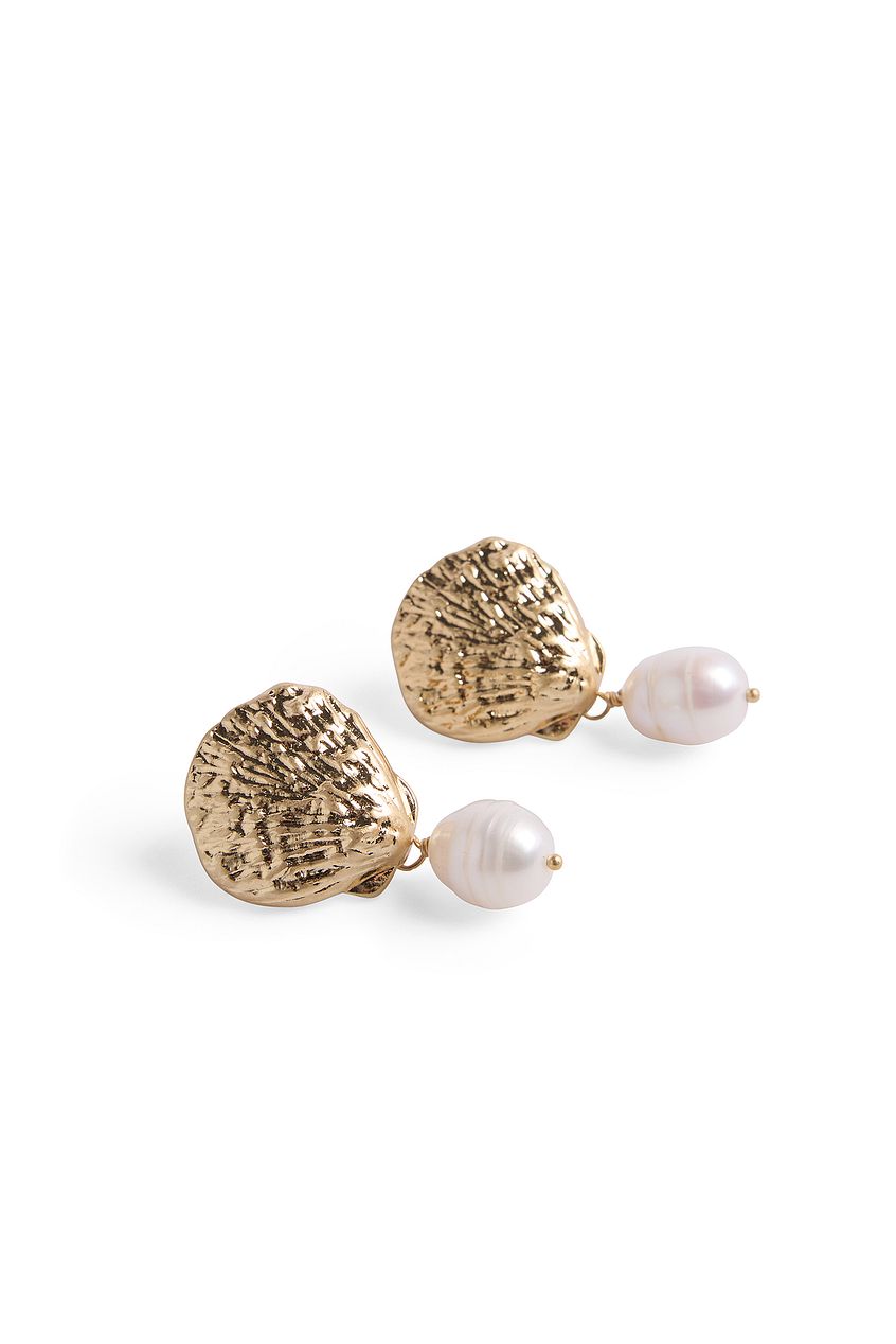 Small Shell Pearl Earrings