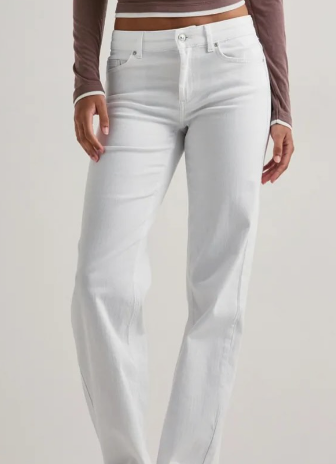 ONLY Onlblush Mid Straight jeans in white