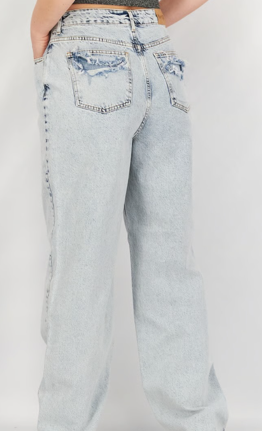 NA-KD Regular Fit Distressed Pocket Detail