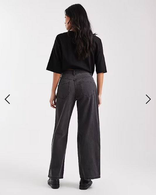Vero Moda Petite Kirsa mid rise straight leg jeans in medium grey wash