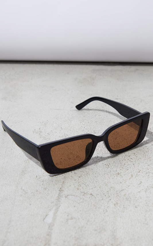 Black Tinted Lens Flared Rectangular Frame Sunglasses