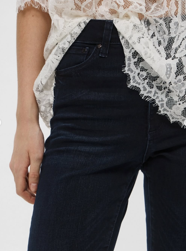 H&M - Shapin Skinny High Waist Jeans