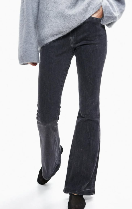 H&M-FLARED ULTRA HIGH JEANS