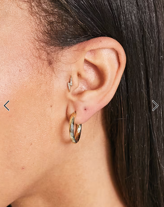Pieces 18k plated vintage medium hoops in gold