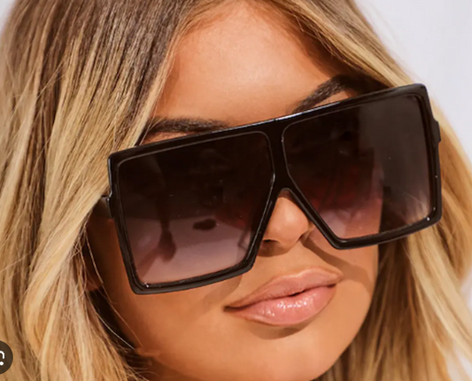 Black square sunglasses