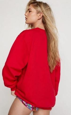 NASTY GAL - RED CLASSIC CHRISTMAS OVERSIZED SWEATSHIRT PRINT