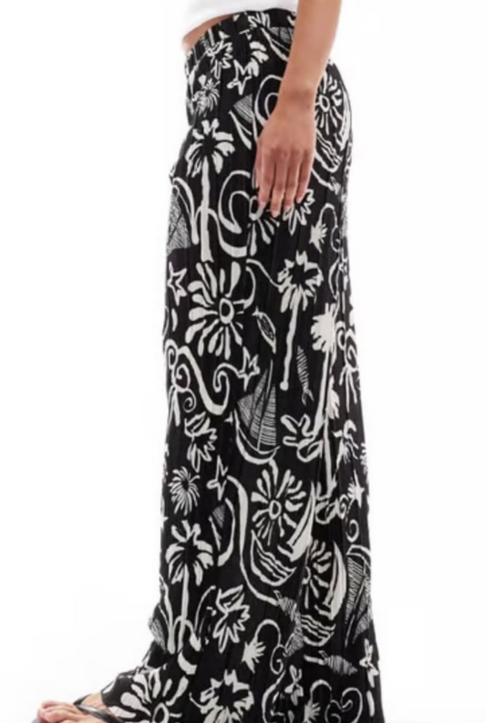 Vero Moda high waist wide leg plisse trouser in tropical conversational print
