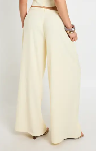 boohoo Extreme Wide Leg Tailored Trousers