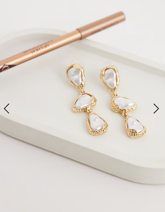 DesignB London irregular pearl drop earrings in gold
