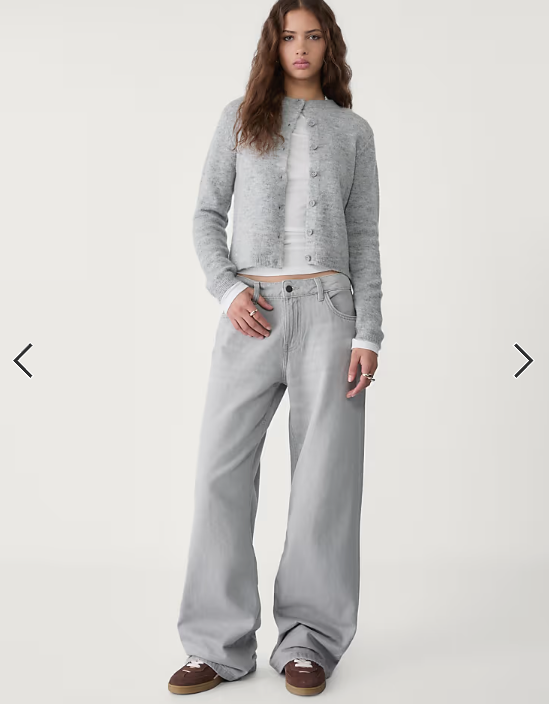 Stradivarius Low waist baggy jeans in black denim wash