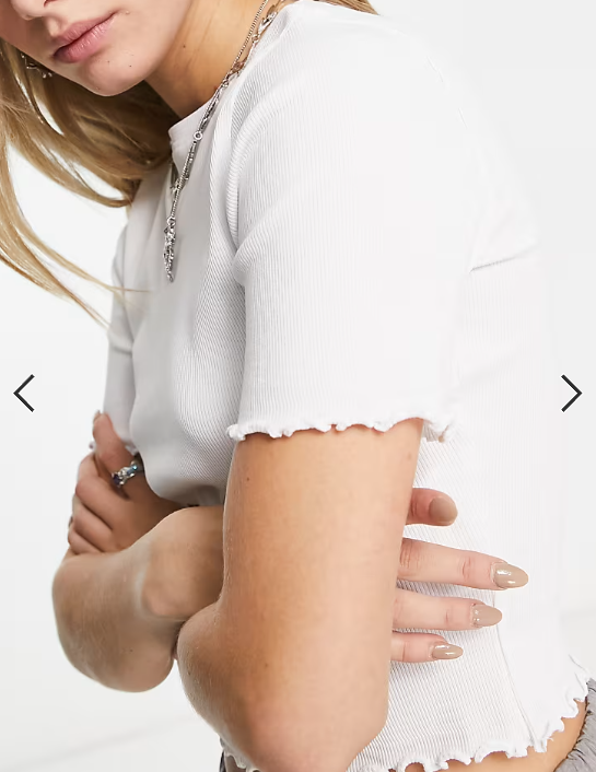 Asos - COLLUSION lettuce edge ribbed t-shirt in white