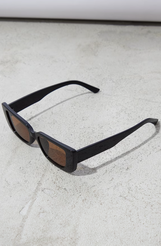 Black Tinted Lens Flared Rectangular Frame Sunglasses