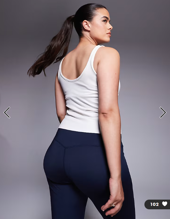 4505 Curve smooth seamless V neck vest with inner bra in parchment