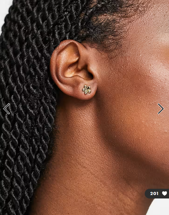 Pieces 18k plated flower studs in gold