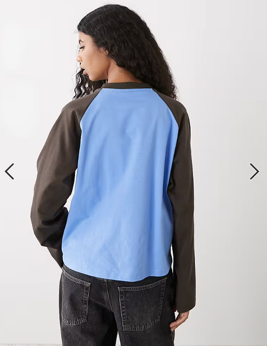 COLLUSION long sleeve graphic raglan top in blue