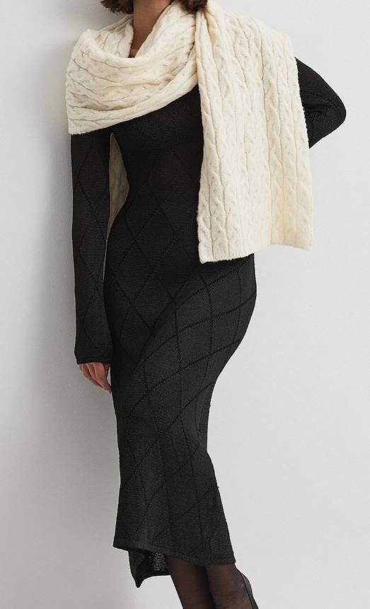 NAKD - Knitted V Neck Midi Dress