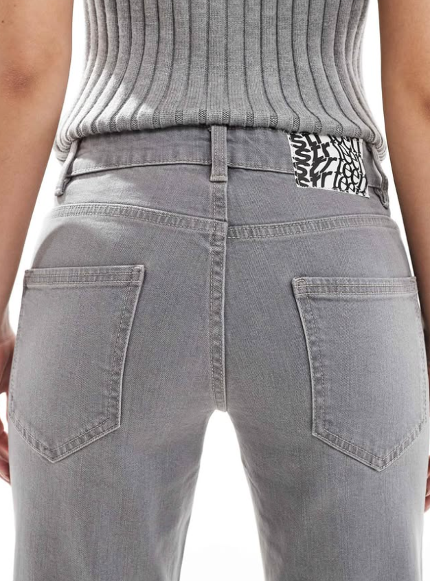 Stradivarius - STR baggy low waist jeans in grey wash
