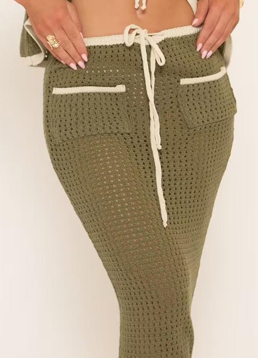 Mid Rise Pocket Detail Contrast Trim Maxi Skirt In Khaki Green Crochet Knit