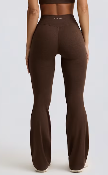 BO+TEE - Brushed Jersey Ruched Flared Trousers in Pecan Marl