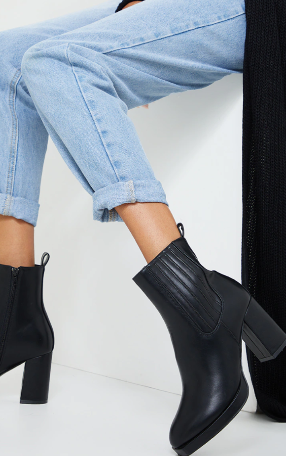 Black Slight Platform Chelsea Basic Heeled Ankle Boots