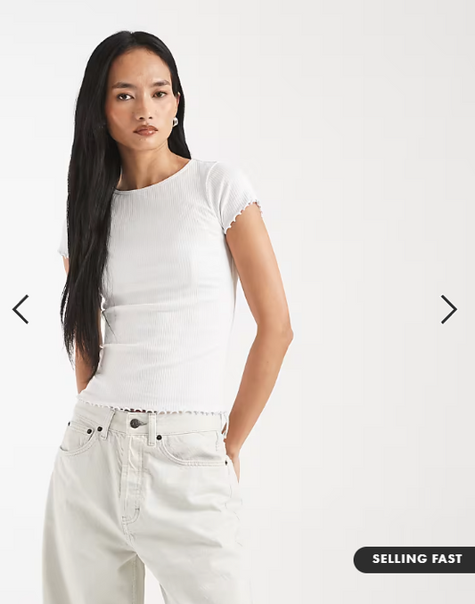 New Look lettuce edge babylock tee in white
