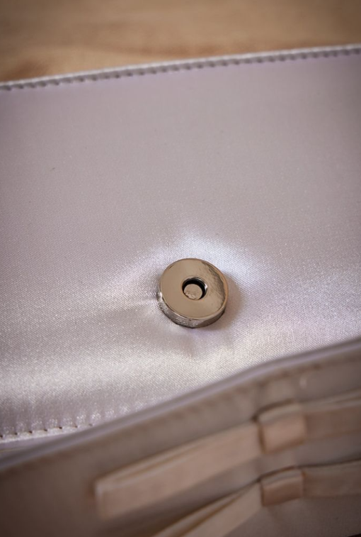 Plt - White Satin Bow Trapeze Shoulder Bag