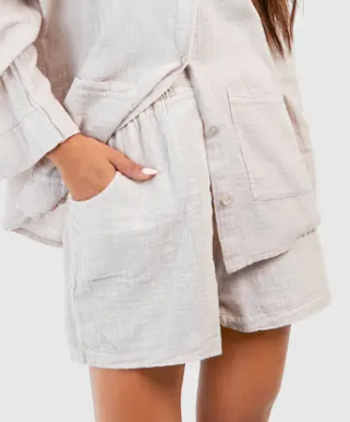 boohoo Textured Lightweight Cotton Elasticated Waist Shorts