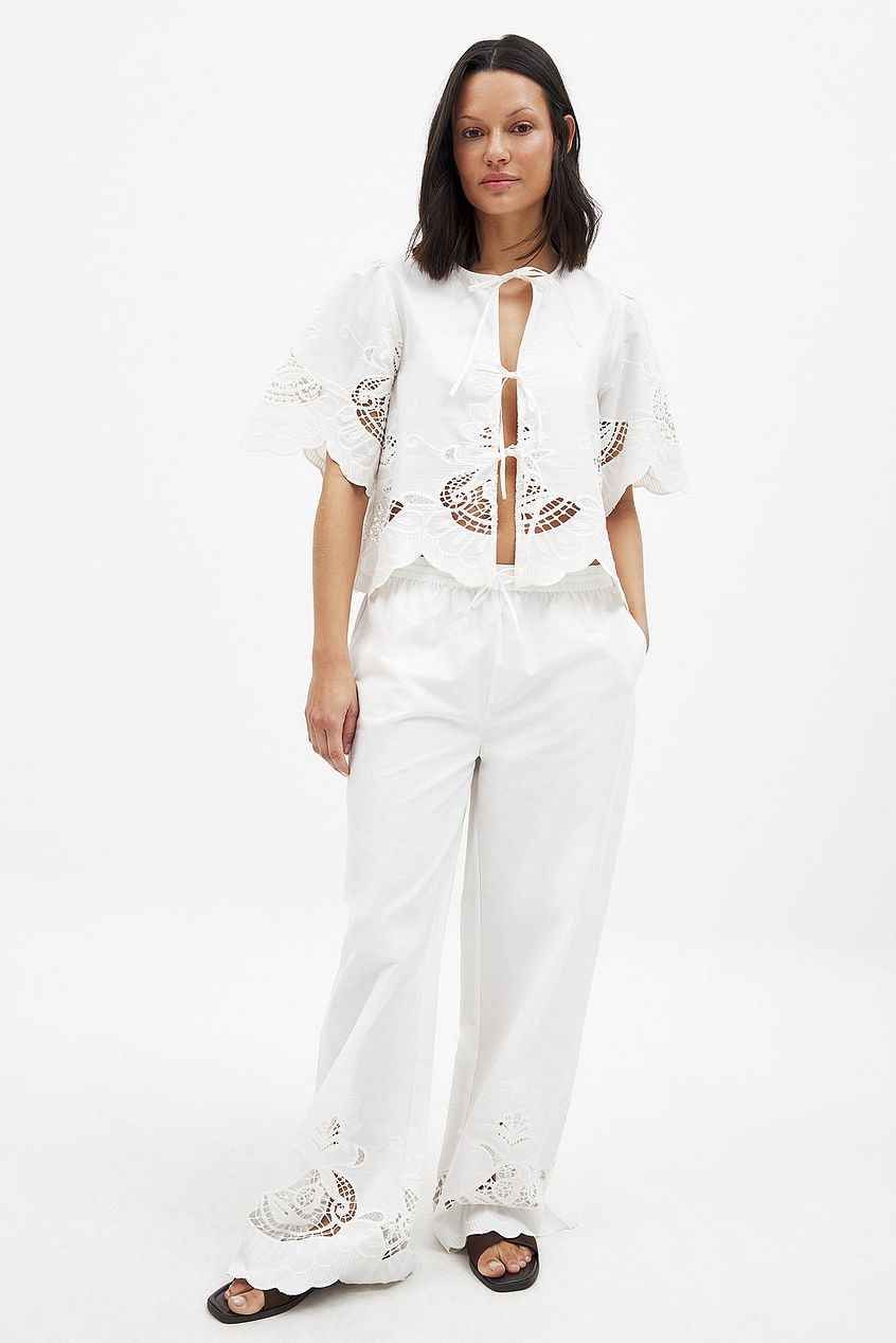 Na-kd Anglais Tie Front Blouse