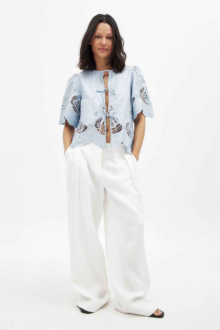 Na-kd Anglais Tie Front Blouse