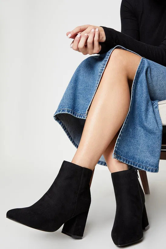 Wallis - Wide Fit Abbey Pointed Ankle Boots