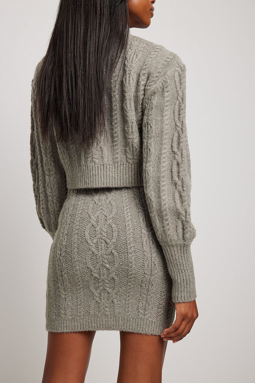 Cable Knitted Short Sweater