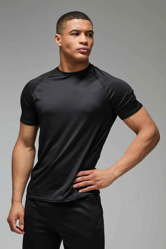 boohooMAN Man Active Lightweight Essentials Gym Regular Fit Raglan T-shirt
